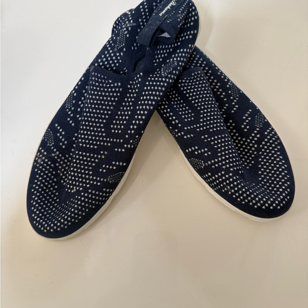 Tommy Bahama Navy and White Flats